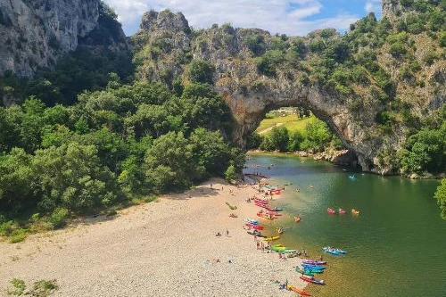 Il glamping nell'Ardèche: la top 5 delle fughe più divertenti
