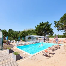 Paradis La Bretonniere Zwembad Mensen