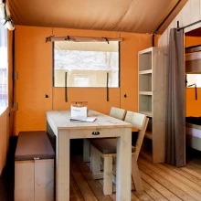 4. Outback 4 P.   Woonkamer Eettafel