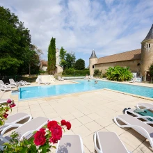 Le Petit Trianon Zwembad Ligbedden