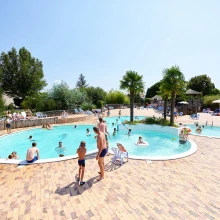 Les Bois Du Bardelet Zwembad Mensen